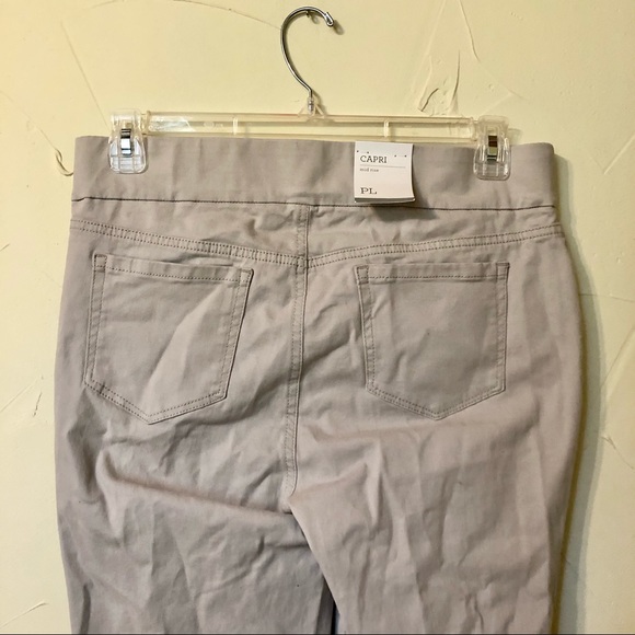 Style & Co Avery Skimmer Straight-Leg Capri Pants - Picture 8 of 12